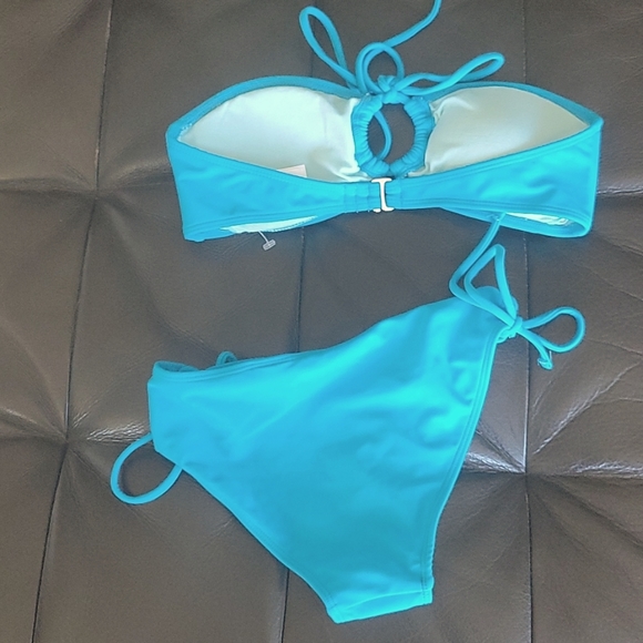 Azure bikini 👙 - Picture 2 of 7